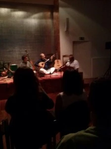 KIRTAN-mindfulnessdemujer